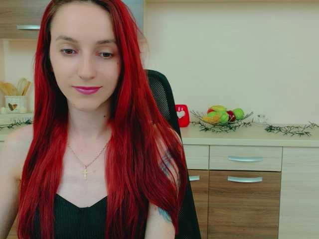 Julia-Jae's BongaCams show and profile