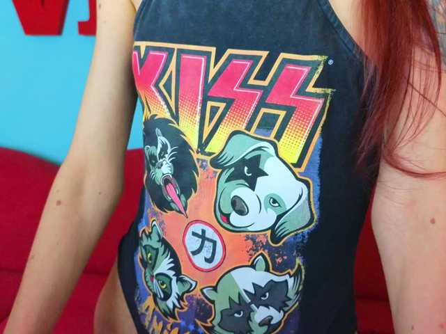 Julia-Jae's BongaCams show and profile