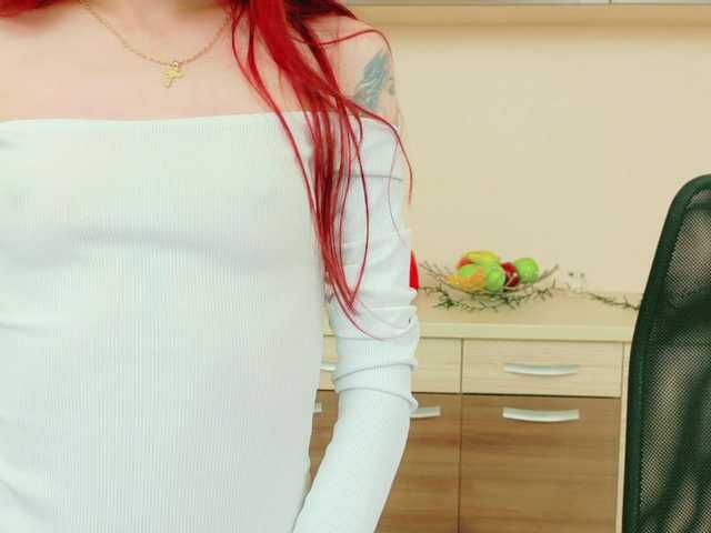 Julia-Jae's BongaCams show and profile