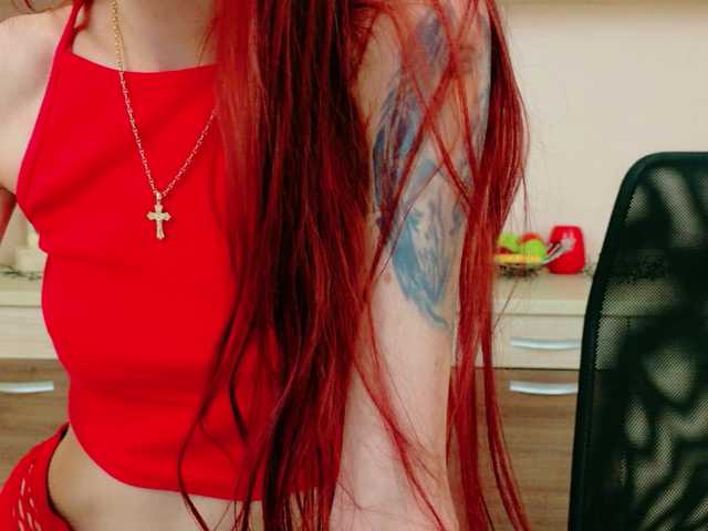 Julia-Jae's BongaCams show and profile