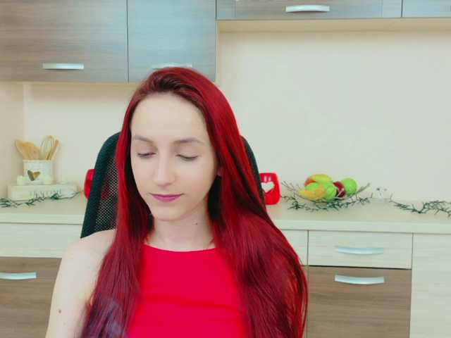 Julia-Jae's BongaCams show and profile