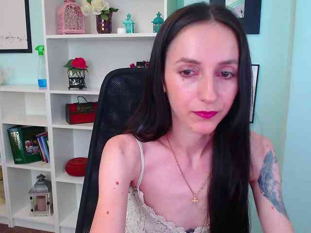 Julia-Jae webcam