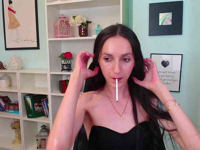 Julia-Jae webcam