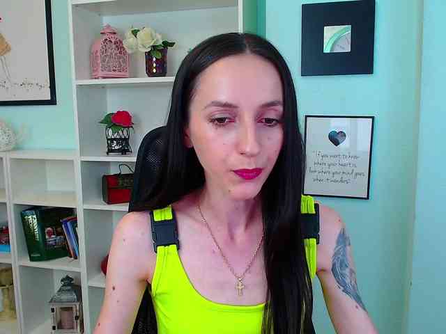 Julia-Jae webcam