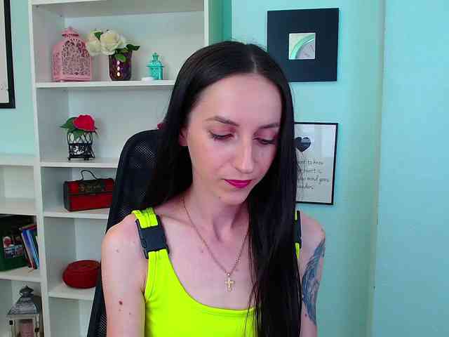 Julia-Jae webcam