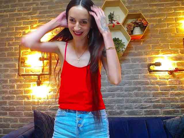 Julia-Jae webcam