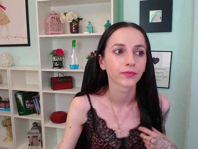 Julia-Jae webcam