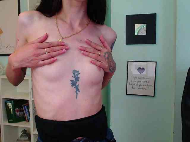 Julia-Jae webcam