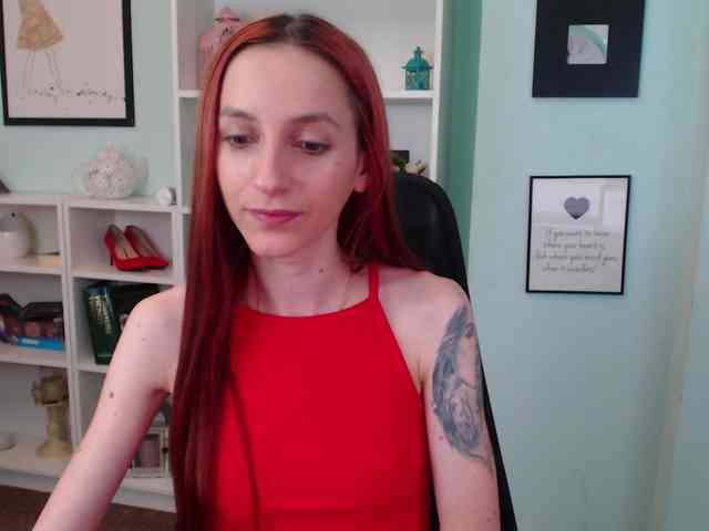 Julia-Jae webcam
