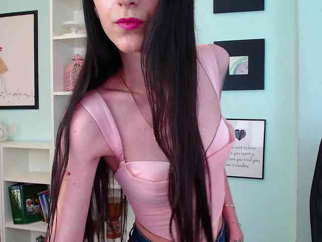 Julia-Jae webcam