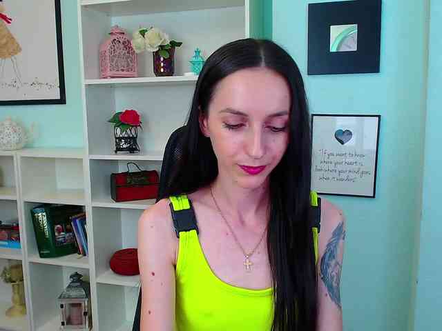 Julia-Jae webcam