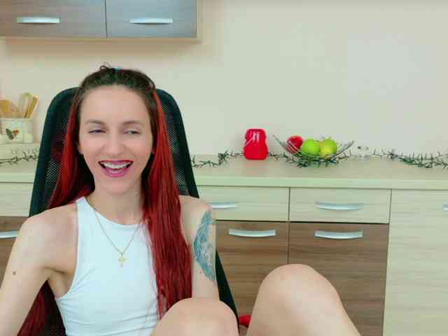 Julia-Jae webcam