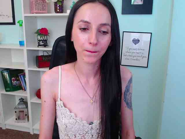 Julia-Jae webcam