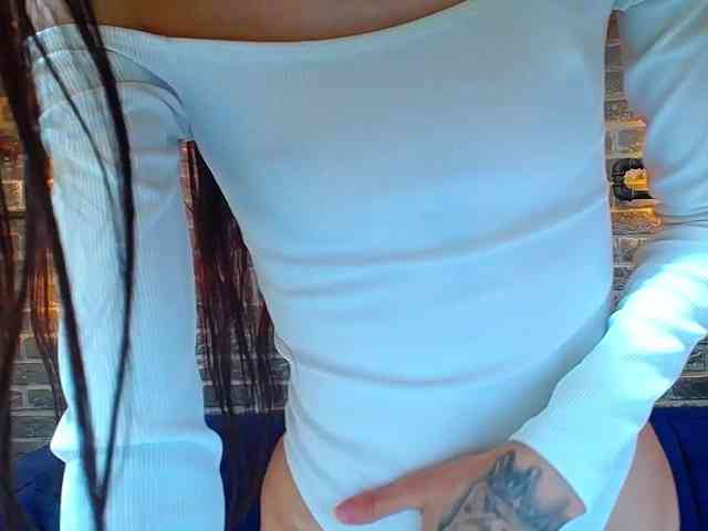 Julia-Jae webcam