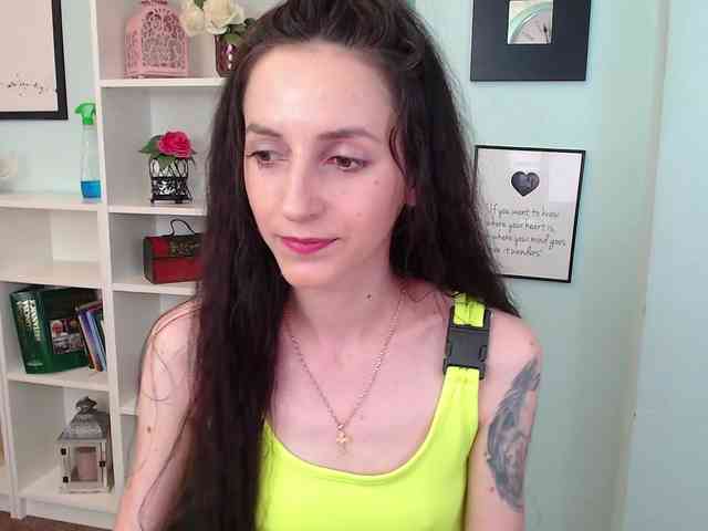 Julia-Jae webcam