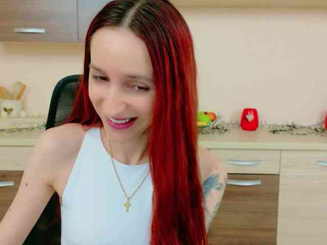 Julia-Jae webcam