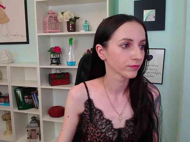 Julia-Jae webcam