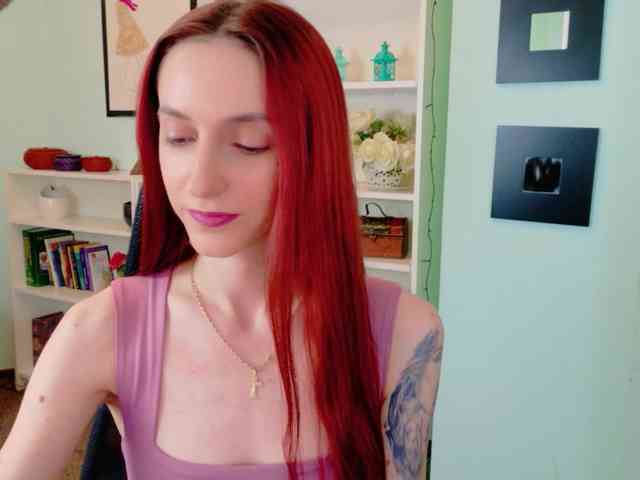 Julia-Jae webcam