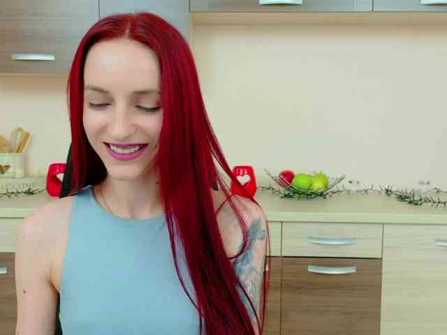 Julia-Jae webcam