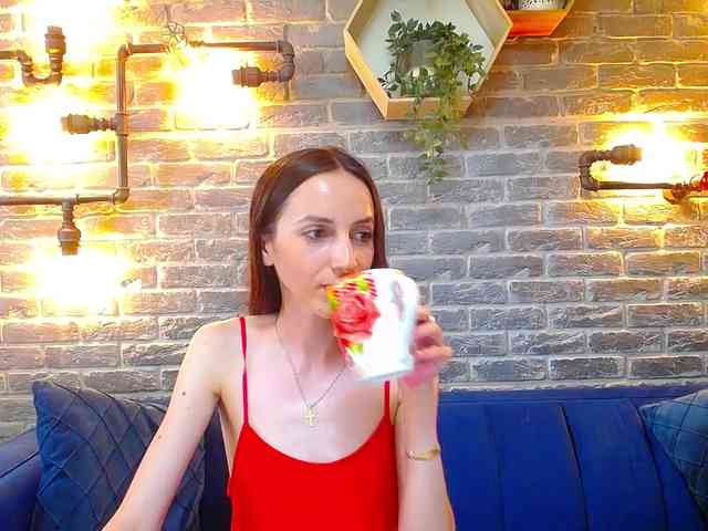 Julia-Jae webcam
