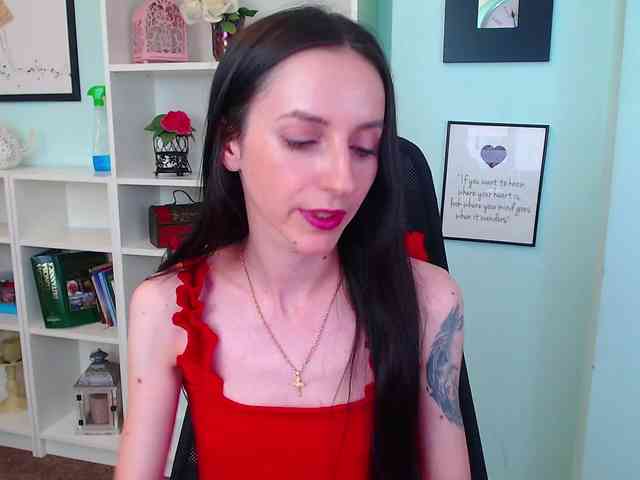 Julia-Jae webcam