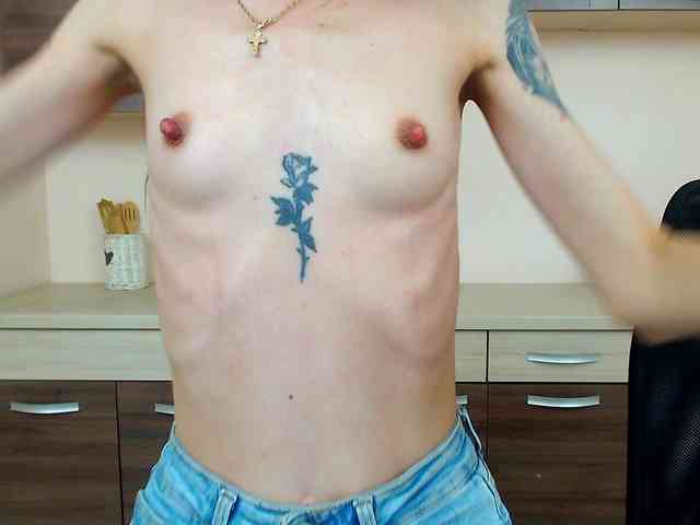 Julia-Jae webcam
