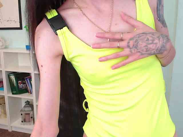 Julia-Jae webcam