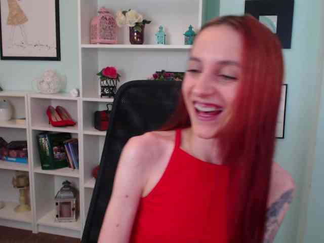 Julia-Jae webcam