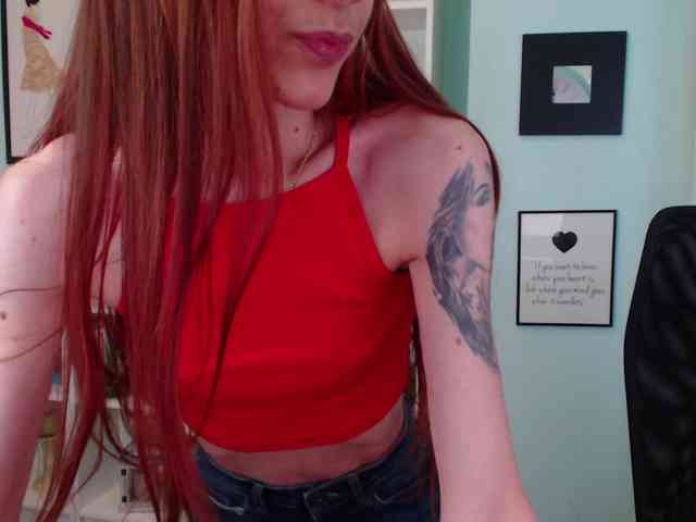 Julia-Jae webcam