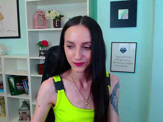 Julia-Jae webcam