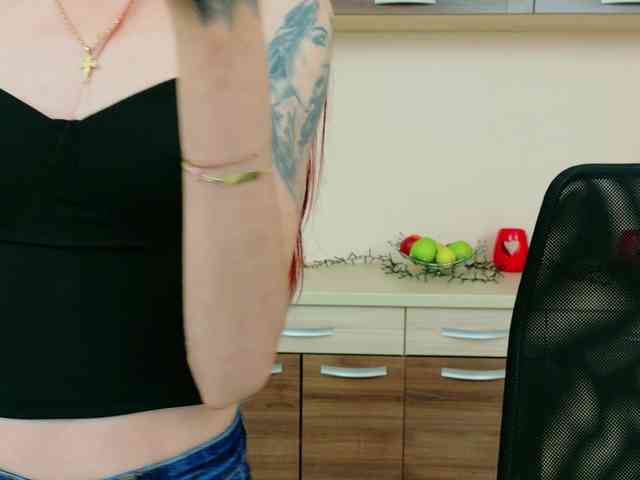 Julia-Jae webcam