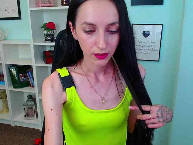 Julia-Jae webcam