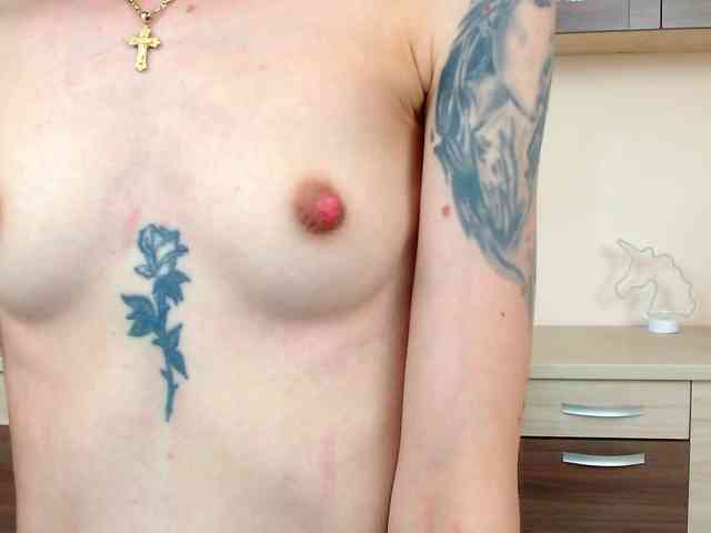 Julia-Jae webcam