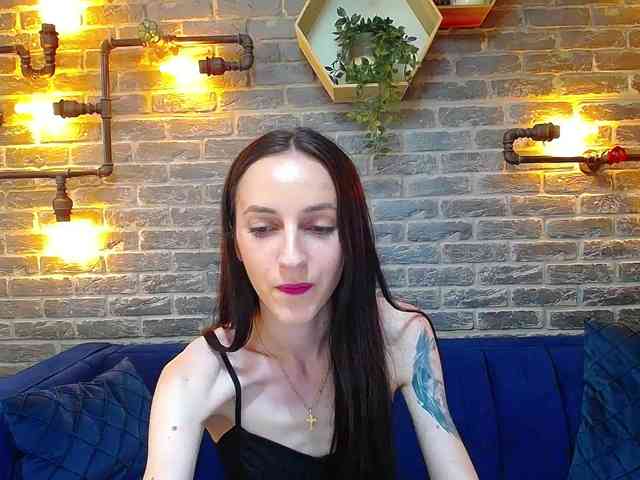Julia-Jae webcam