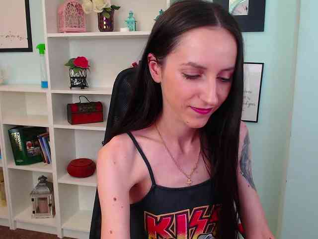 Julia-Jae webcam