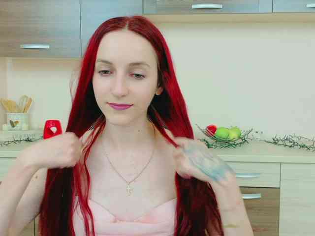 Julia-Jae webcam