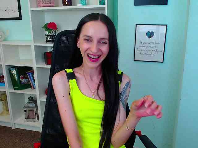 Julia-Jae webcam
