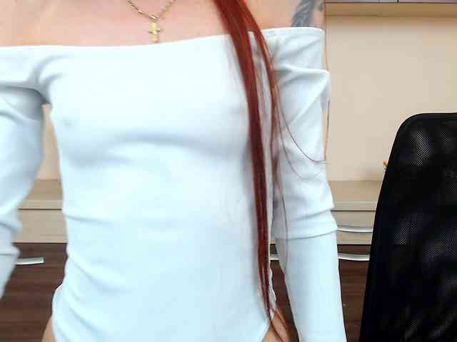 Julia-Jae webcam