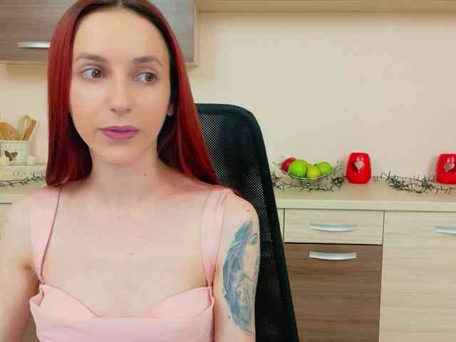 Julia-Jae webcam