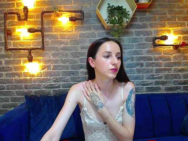 Julia-Jae webcam