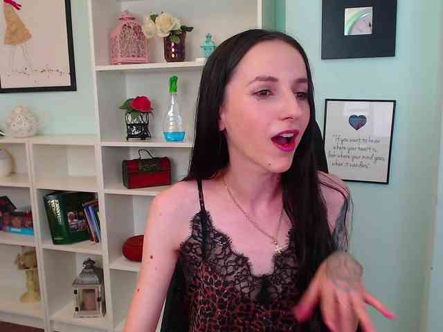 Julia-Jae webcam