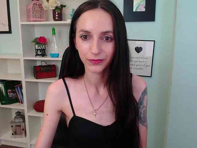 Julia-Jae webcam