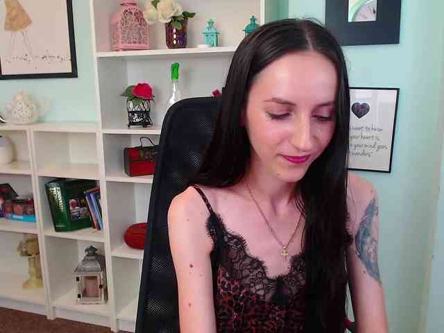 Julia-Jae webcam