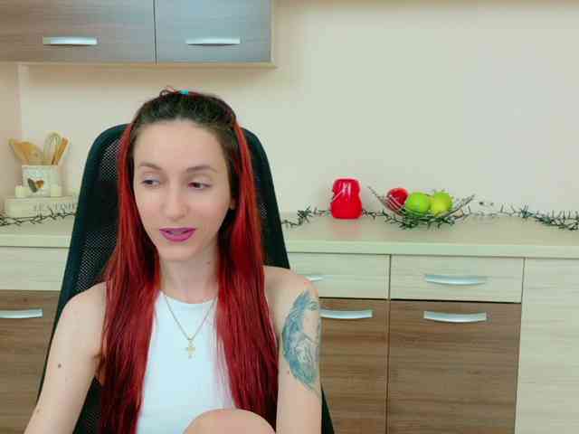 Julia-Jae webcam