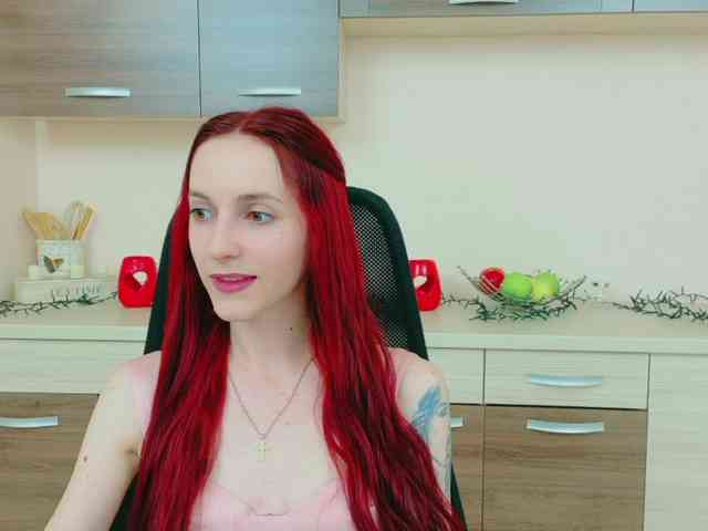 Julia-Jae webcam