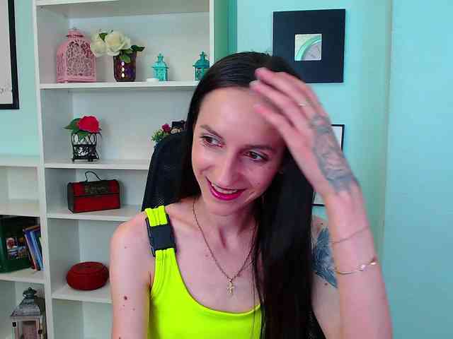 Julia-Jae webcam