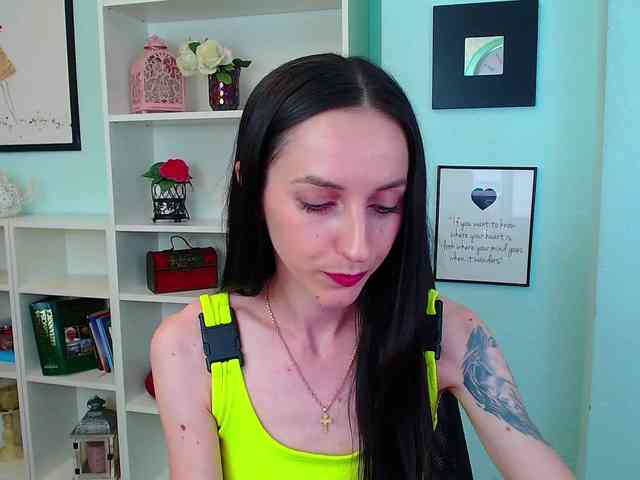 Julia-Jae webcam
