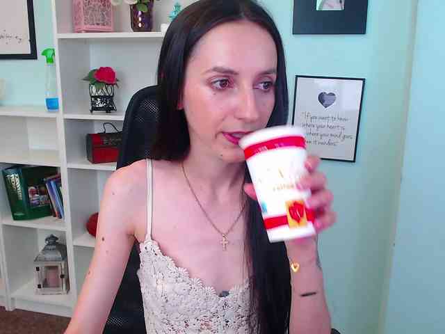 Julia-Jae webcam