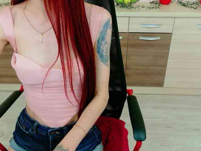 Julia-Jae webcam