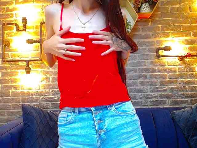 Julia-Jae webcam